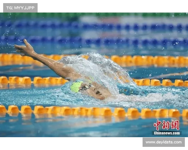 从记者手中抢话筒：张展硕展现新闻专业学生另一面